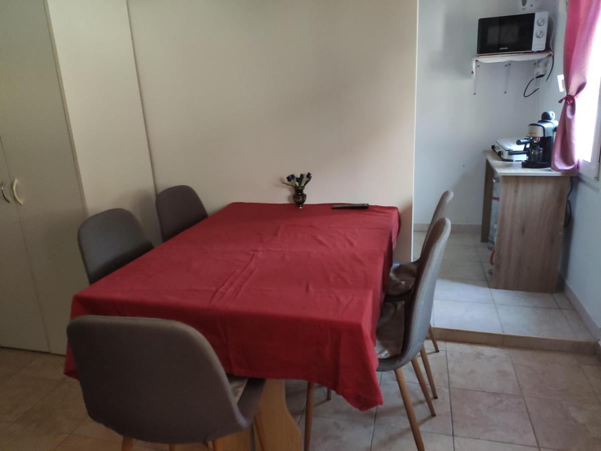 Lelle Lelke Apartmanhaz Balatonlelle Exterior photo